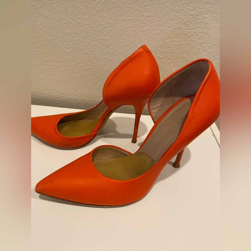 Kurt Geiger orange leather pumps